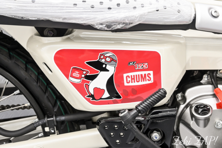 CT125ハンターカブのチャムス仕様のサイドステッカー