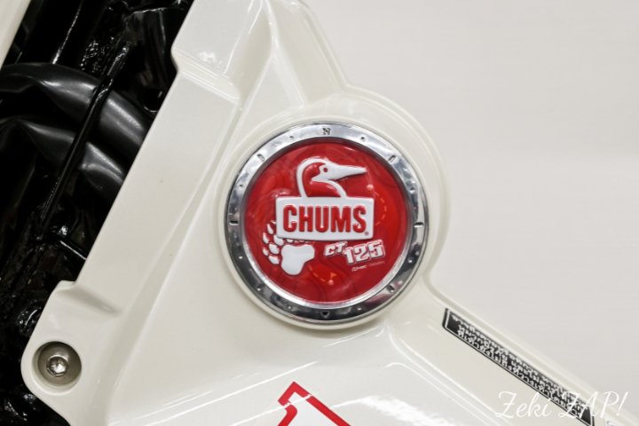 CT125ハンターカブのチャムス仕様のブービーバードエンブレム